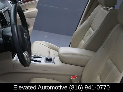 Used 2013 Jeep Grand Cherokee Limited w/ Mopar Chrome Edition Group AWD/4WD image 16