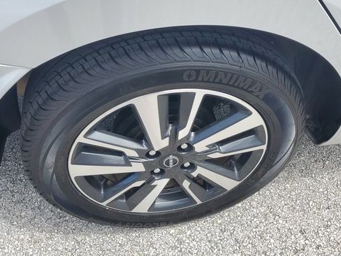 Used 2024 Nissan Versa S w/ S Plus Package FWD image 9
