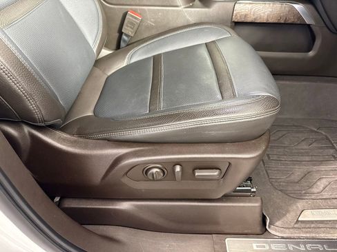 Used 2020 GMC Sierra 1500 Denali w/ Denali Ultimate Package image 38