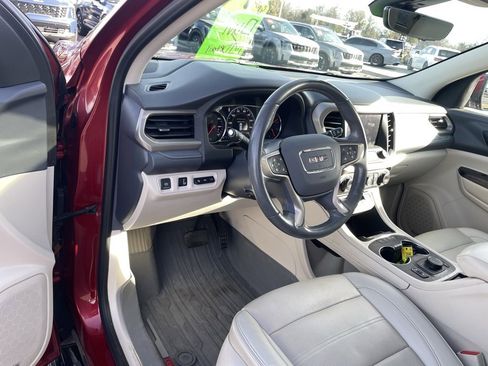 Used 2021 GMC Acadia Denali w/ Denali Technology Package image 9