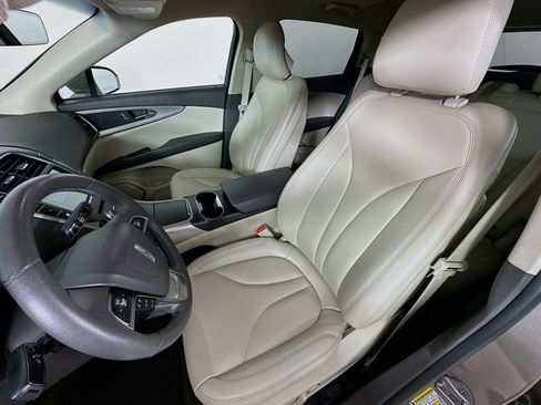 Used 2019 Lincoln Nautilus FWD image 32