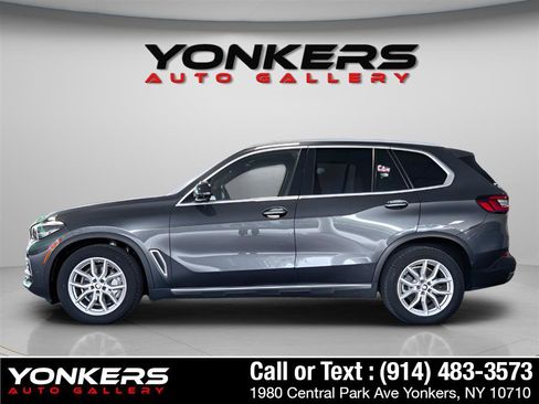 Used 2022 BMW X5 xDrive40i w/ Premium Package AWD/4WD image 4