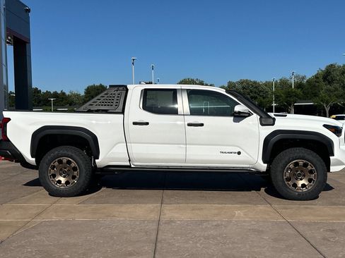 New 2026 Toyota Tacoma 4x4 Double Cab Hybrid image 3