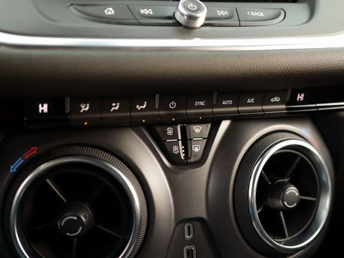 Used 2021 Chevrolet Blazer LT image 15