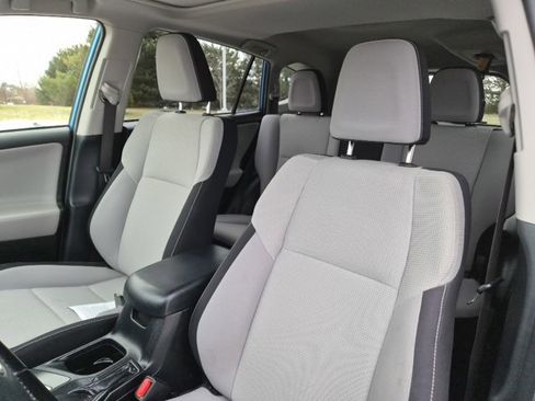 Used 2018 Toyota RAV4 XLE image 15