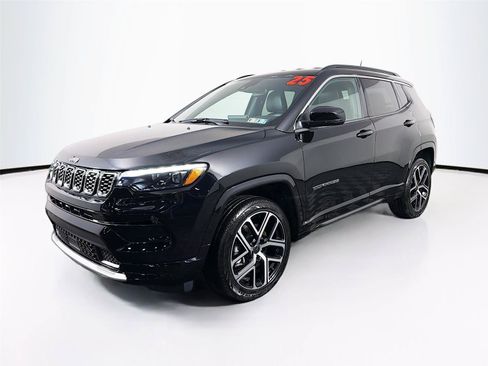 Used 2025 Jeep Compass Limited w/ Elite Group AWD/4WD image 3