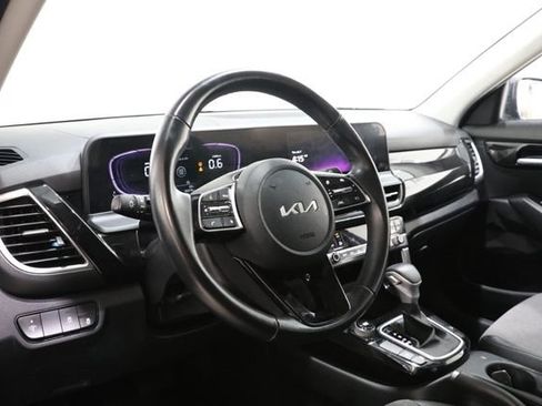 Used 2025 Kia Seltos S FWD image 15