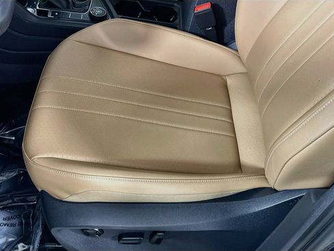 Certified 2022 Volkswagen Tiguan SE AWD/4WD image 12
