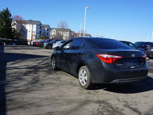 Used 2016 Toyota Corolla LE image 4