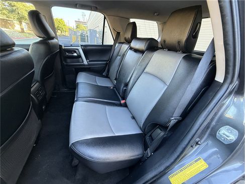Used 2022 Toyota 4Runner SR5 Premium w/ Moonroof Package RWD image 12