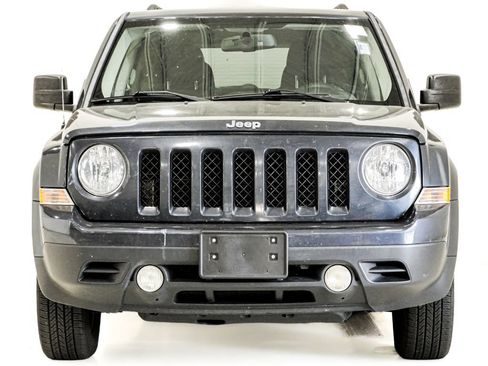 Used 2016 Jeep Patriot Sport w/ Power Value Group FWD image 2