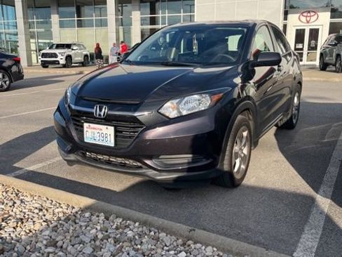Used 2017 Honda HR-V LX image 1