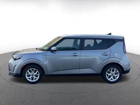Used 2025 Kia Soul LX w/ LX Technology Package image 9