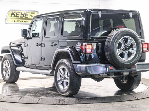 Used 2019 Jeep Wrangler Unlimited Sahara AWD/4WD image 2