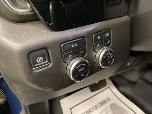 Used 2024 GMC Sierra 1500 SLT AWD/4WD image 31