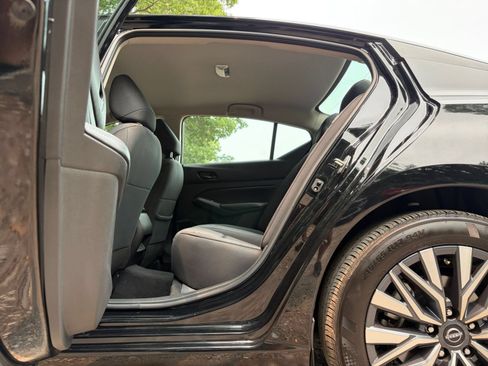 Used 2025 Nissan Altima 2.5 SV FWD image 25