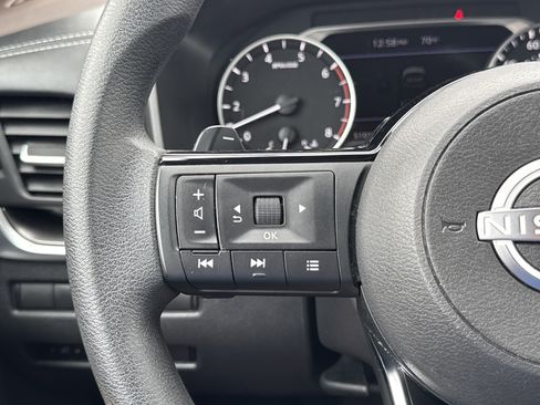 Used 2023 Nissan Rogue SV image 14