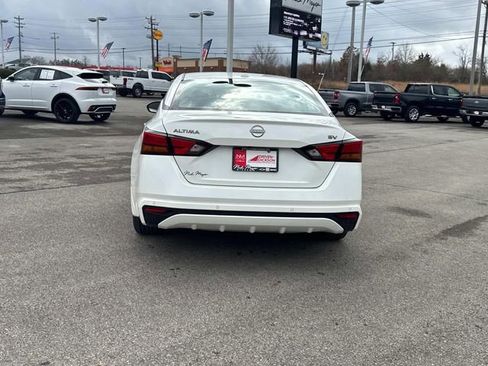 Used 2024 Nissan Altima 2.5 SV image 5
