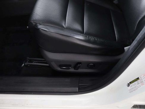 Used 2021 Nissan Rogue SV w/ Premium Package AWD/4WD image 33