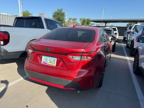 Used 2020 Toyota Corolla LE w/ Carpet Mat Package (TMS) FWD image 4