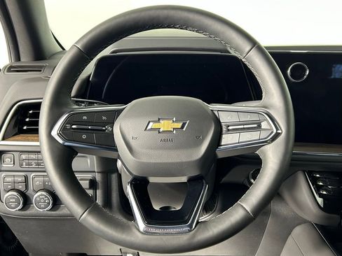 Used 2025 Chevrolet Tahoe High Country AWD/4WD image 27