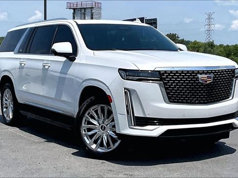 Used 2024 Cadillac Escalade ESV Premium Luxury AWD/4WD image 38
