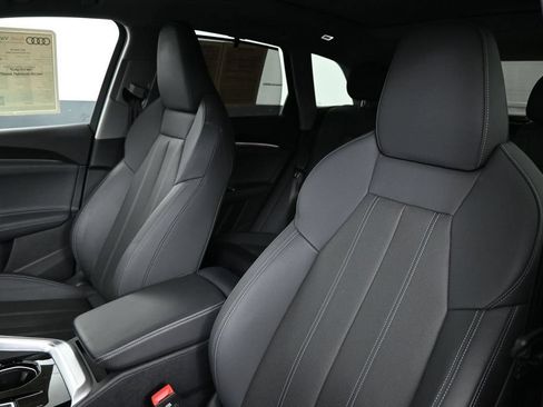 Used 2025 Audi Q5 Premium Plus w/ Premium Plus AWD/4WD image 8