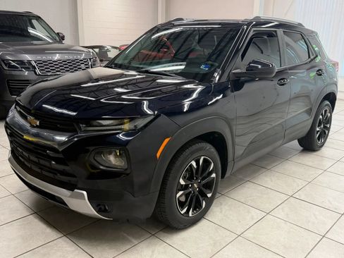 Used 2021 Chevrolet TrailBlazer LT w/ Convenience Package FWD image 3