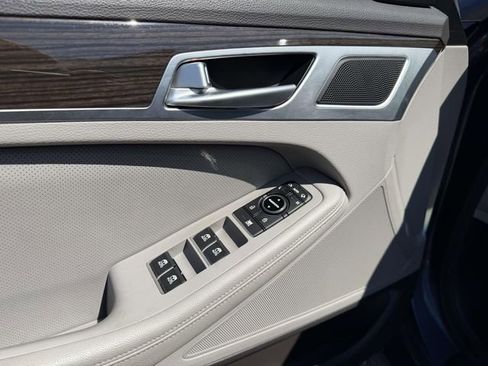 Used 2015 Hyundai Genesis 3.8 AWD/4WD image 17