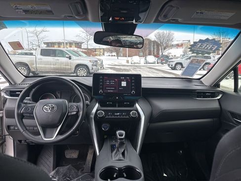 Used 2021 Toyota Venza XLE image 38
