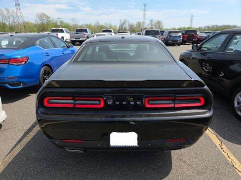 Used 2022 Dodge Challenger GT image 3