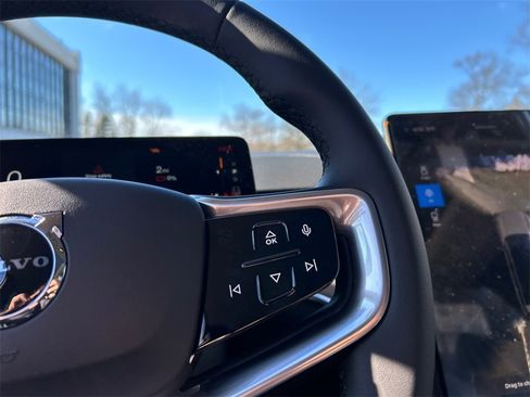 New 2025 Volvo EX90 Ultra image 14