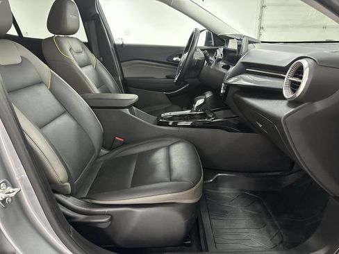 Used 2024 Chevrolet Trax ACTIV w/ Driver Confidence Package FWD image 18