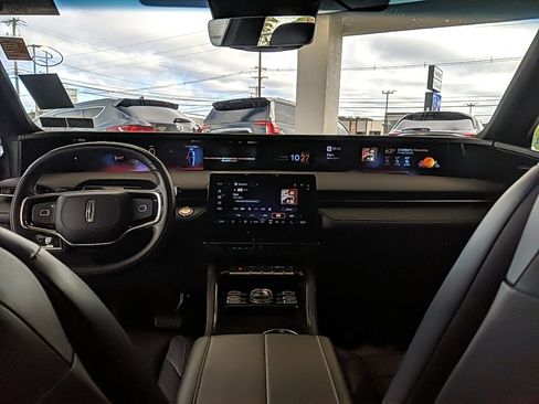 Certified 2024 Lincoln Nautilus Reserve w/ Equipment Group 202A image 13