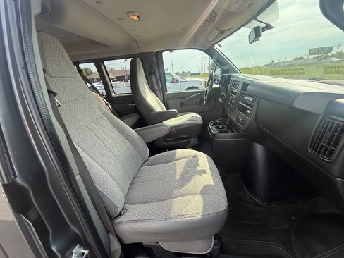 Used 2016 Chevrolet Express 3500 LT w/ LT Preferred Equipment Group RWD image 9