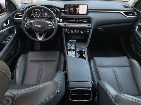 Used 2025 Genesis G70 2.5T image 19