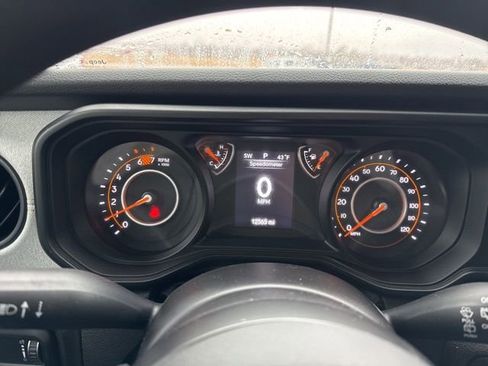 Used 2025 Jeep Wrangler Unlimited Sport AWD/4WD image 32