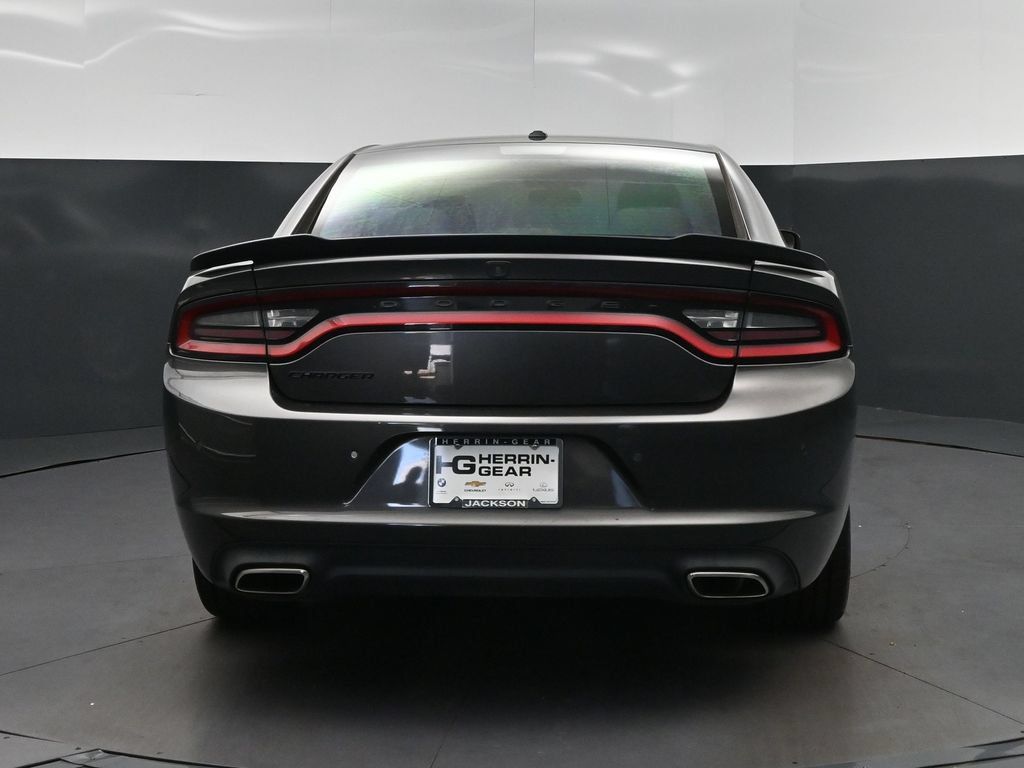 Used 2020 Dodge Charger SXT w/ Blacktop Package RWD image 6