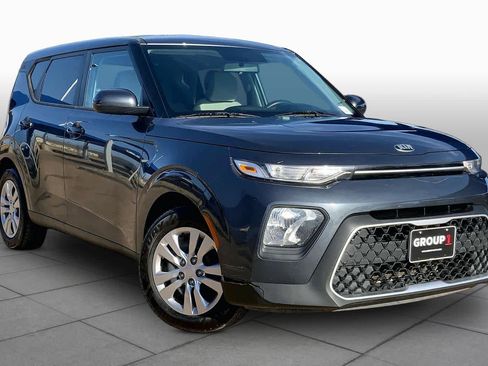 Used 2020 Kia Soul LX FWD image 2