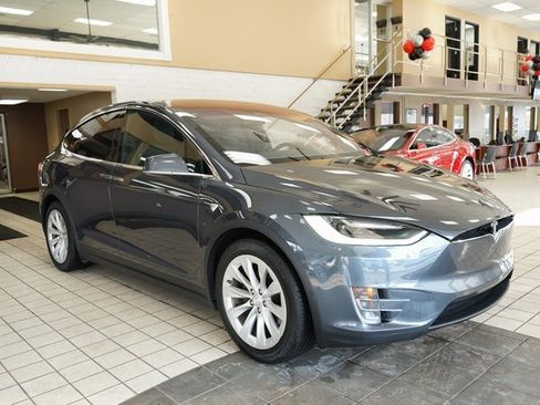 Used 2017 Tesla Model X 75D image 19