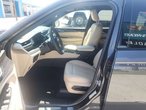 Used 2024 Jeep Grand Cherokee Limited image 19