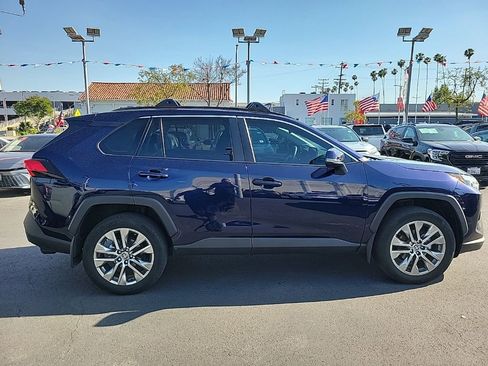 Used 2023 Toyota RAV4 XLE Premium image 8