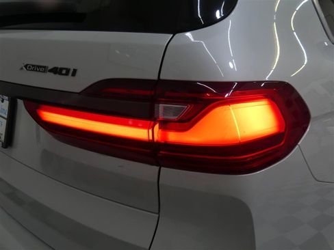 Used 2019 BMW X7 xDrive40i w/ Cold Weather Package AWD/4WD image 14