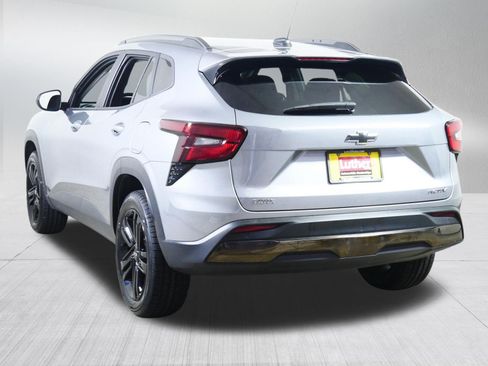 Used 2024 Chevrolet Trax ACTIV w/ Driver Confidence Package FWD image 5