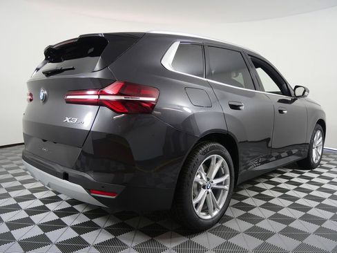 Used 2025 BMW X3 xDrive30i w/ Premium Package image 3