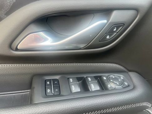 Used 2022 GMC Yukon Denali RWD image 17