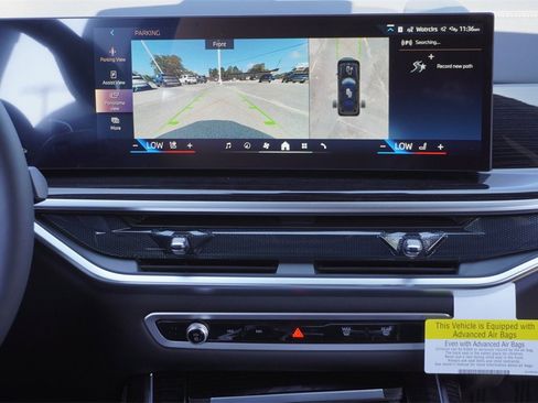 New 2025 BMW X7 xDrive40i w/ M Sport Package image 3