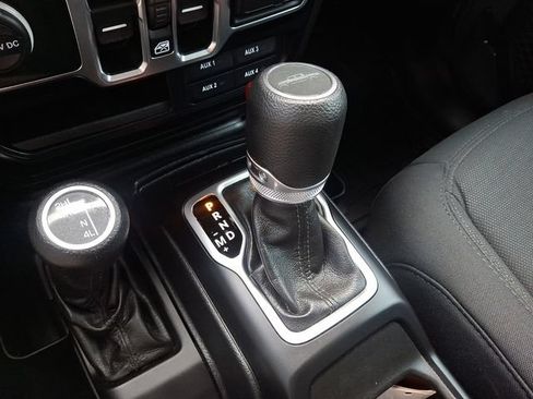Used 2020 Jeep Gladiator Sport w/ Quick Order Package 24S AWD/4WD image 14