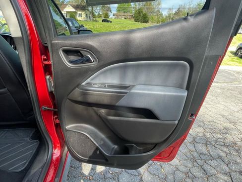 Used 2016 Chevrolet Colorado Z71 AWD/4WD image 23