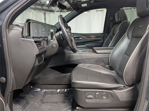 Used 2021 Cadillac Escalade Premium Luxury image 13